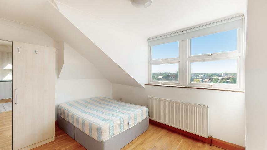 Spacious Studio Burnley Road, Dollis Hill (Inclusive of Gas, Heating+Water)